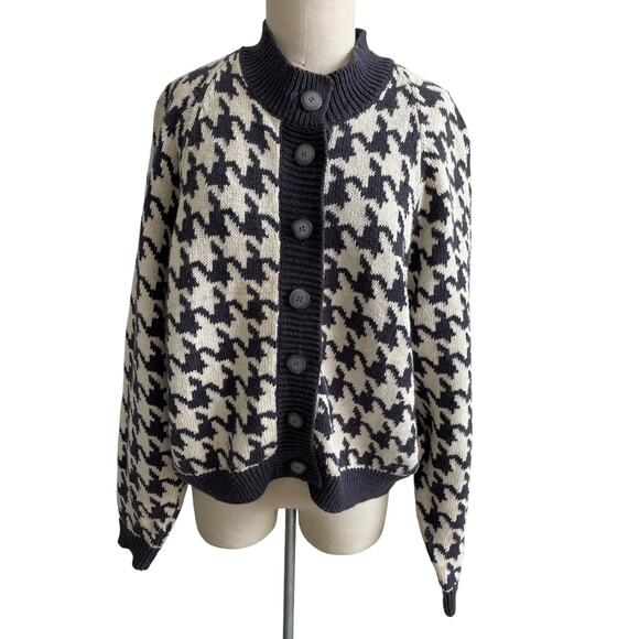 Vintage Gray & Cream Houndstooth Cardigan Sweater – Cozy Streetwear Style - Picture 1 of 6